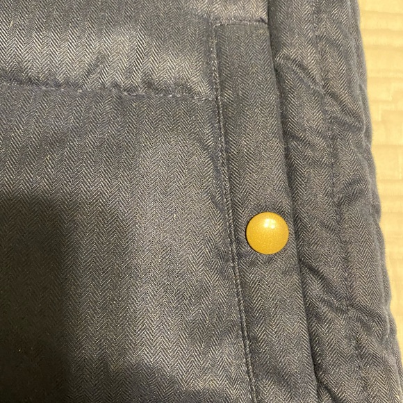 Navy blue vest, size medium. - Picture 3 of 4